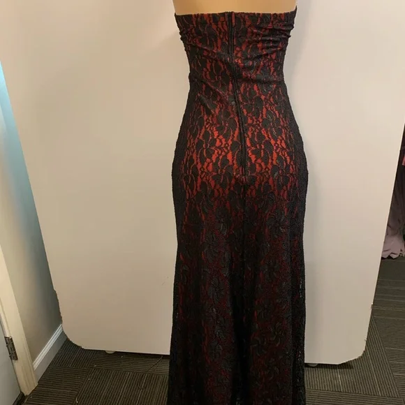 Women junior black- red strapless lace bodycon maxi dress size (M) sleeveless - Picture 7 of 10